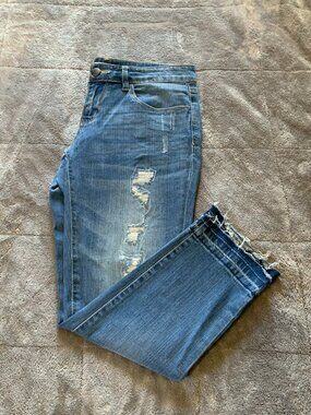 Bongo Distressed Crop Jeans Size 3 Medium Wash Frayed Released Hem (1400)